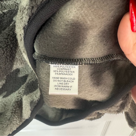 NWT Mittoshop Fleece Camo Zip Up Pullover - Picture 9 of 9